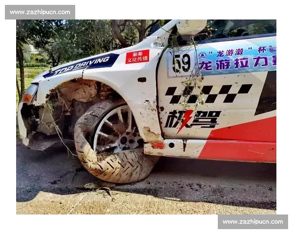 龙游魔鬼赛道突发坠崖事故，车手生死未卜